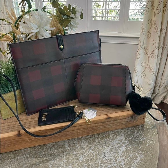 ISAAC MIZRAHI TABLET  HOLDER/COSMETIC BAG CC WITH LANYARD/ BLK FAUX FUR KEY RING - Picture 10 of 10